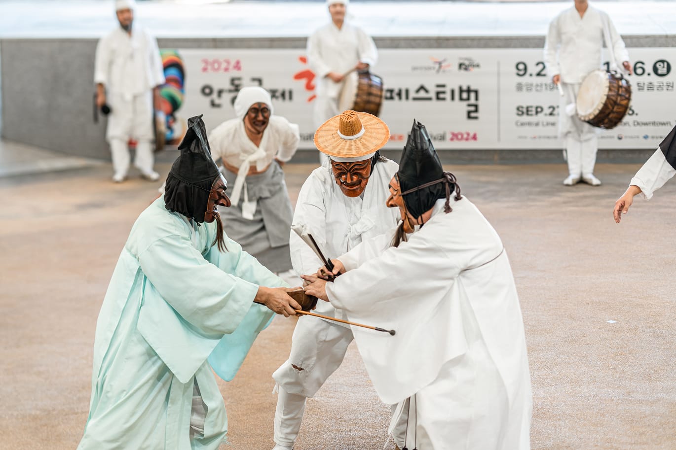 살아 있는 민속